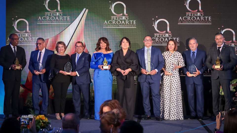 Acroarte reconoce personalidades en el Premio al Mérito Periodístico 2023