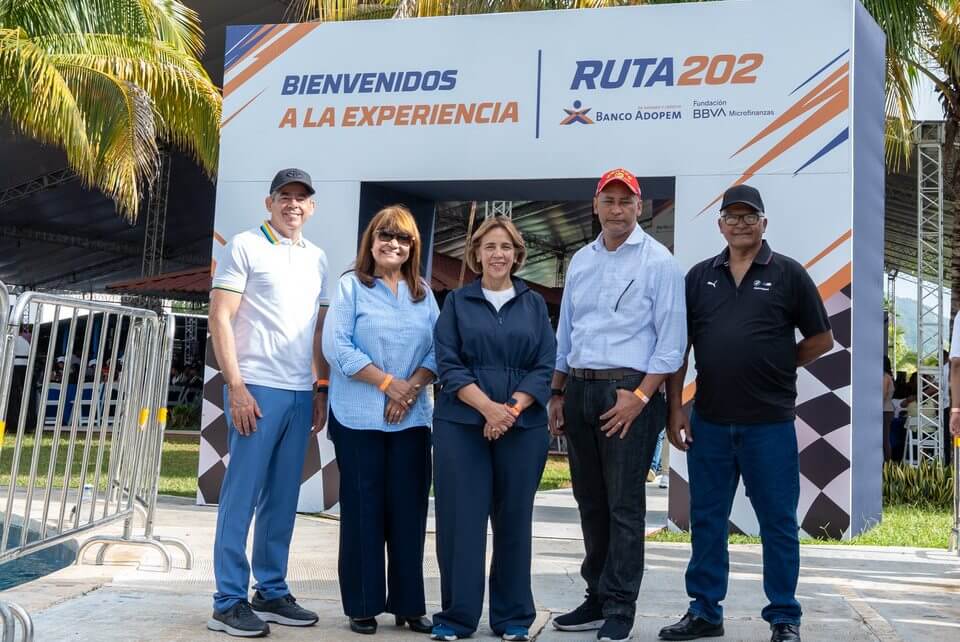Banco ADOPEM reconoce la excelencia de sus colaboradores con más de un millón de pesos en premios